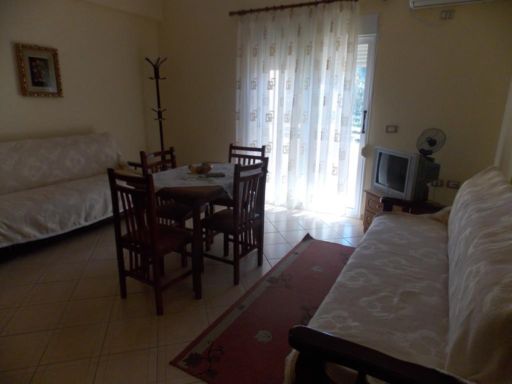 Elis Apartment Vlorë エクステリア 写真